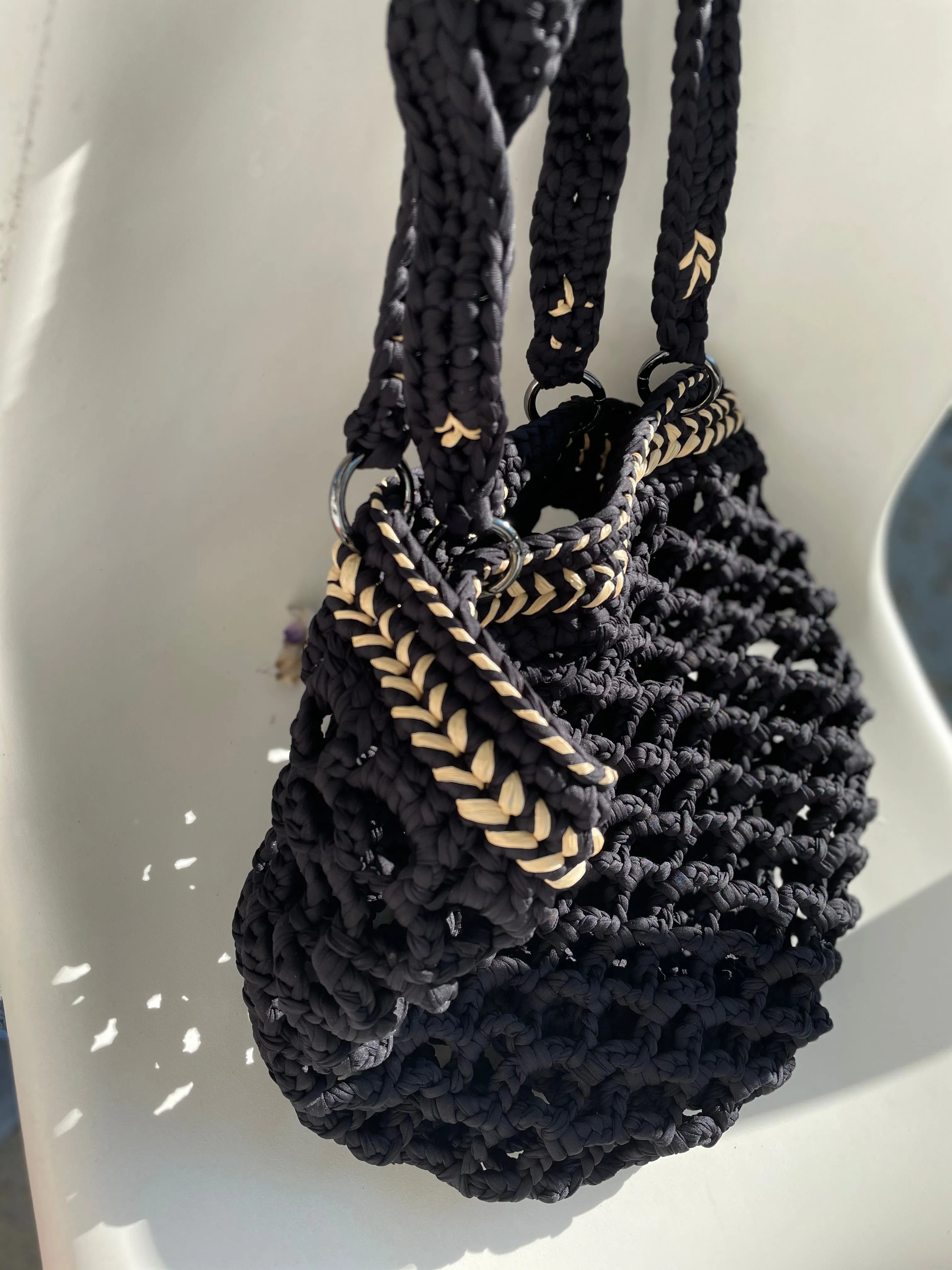 Fishnet raffia Daybag