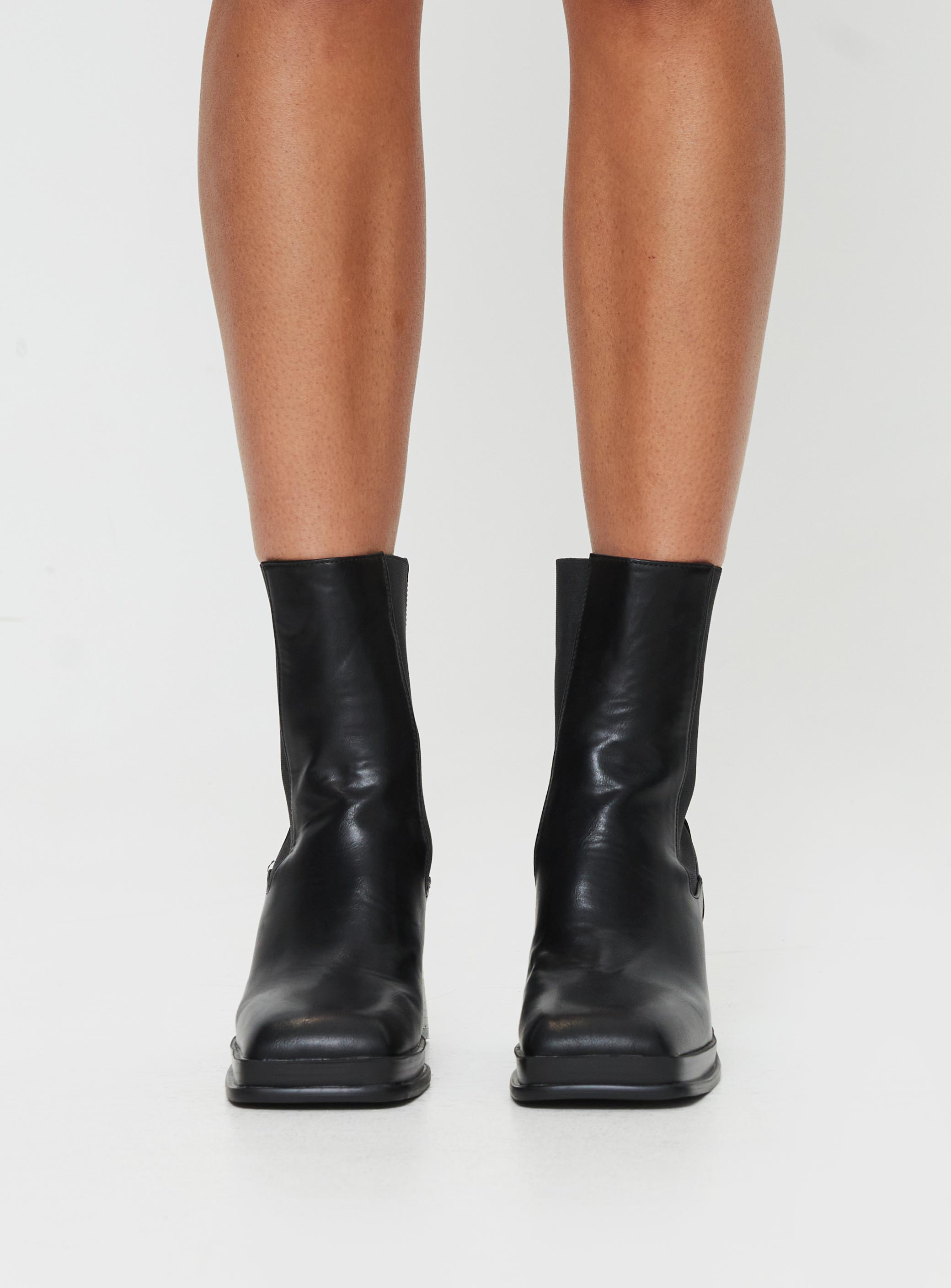 Iona Boots Black