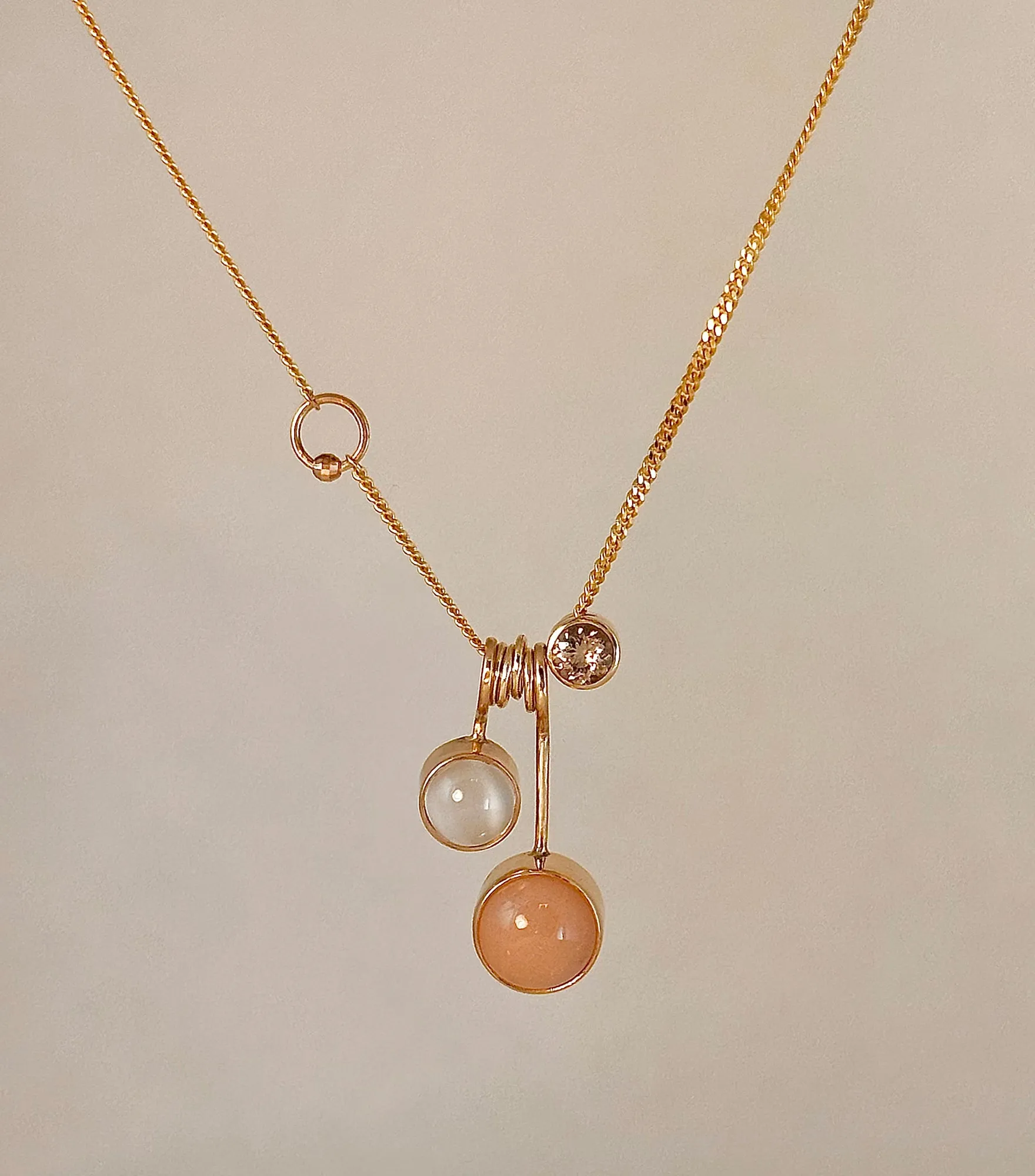 JANE HOLLINGER - 14k Moonstone and Morganite necklace