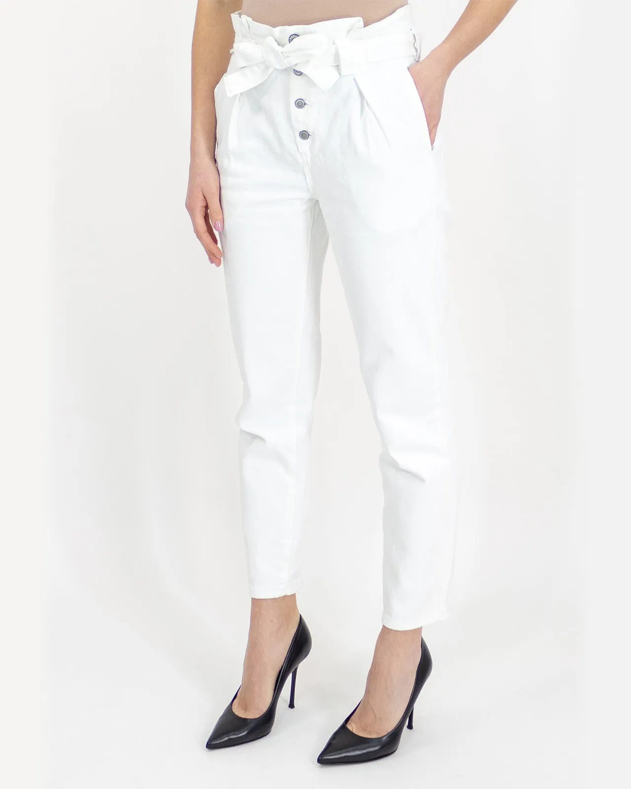 Jeans bianco con fiocco