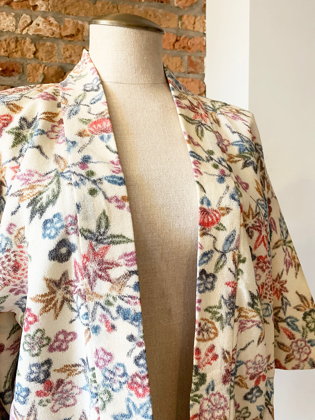 New Arrival ! Vintage Haori/Kimono Beige Floral 1960s