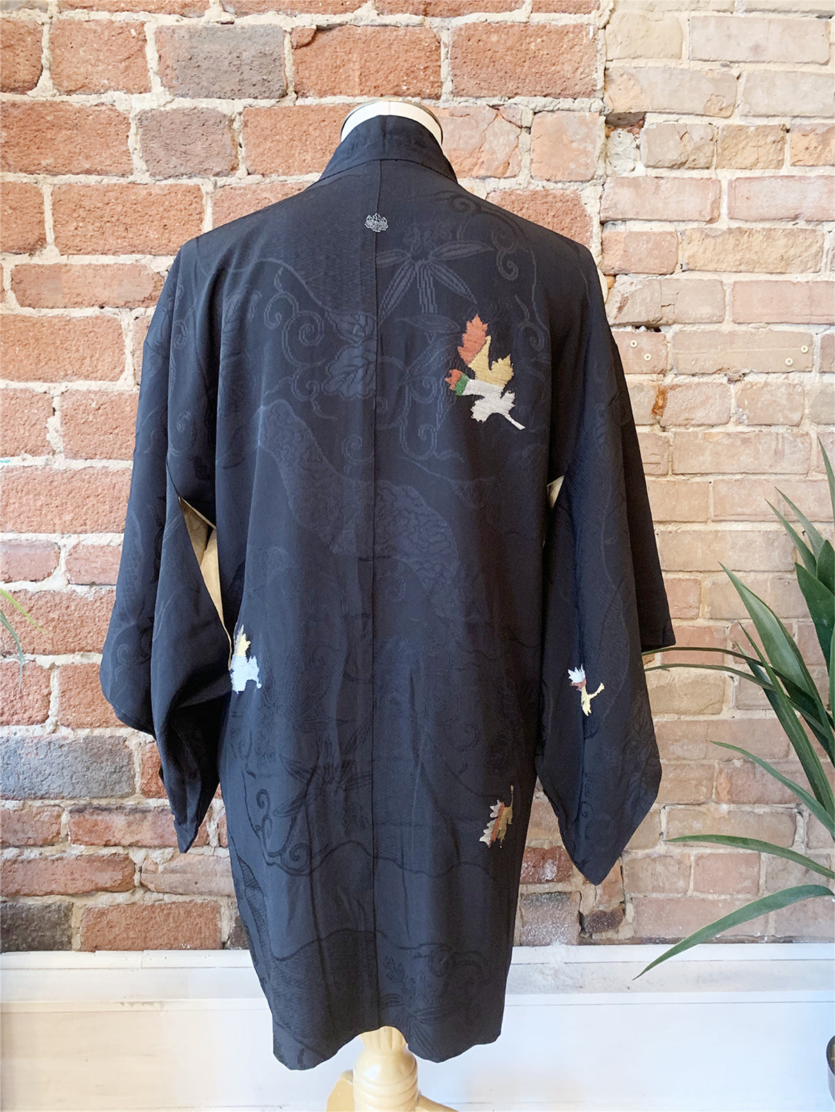 New Arrival ! Vintage Haori/Kimono Black Leaves 1970s