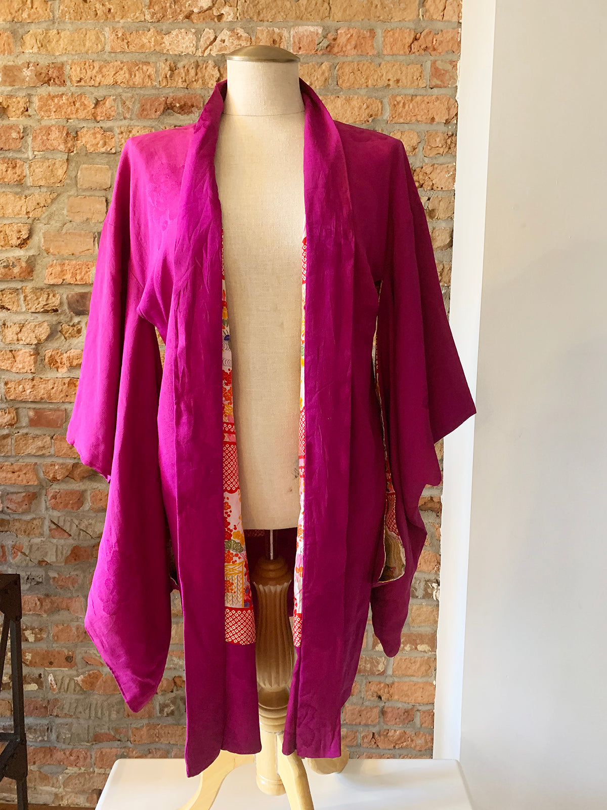 Vintage Haori/Kimono Fuchsia Floral 1970s